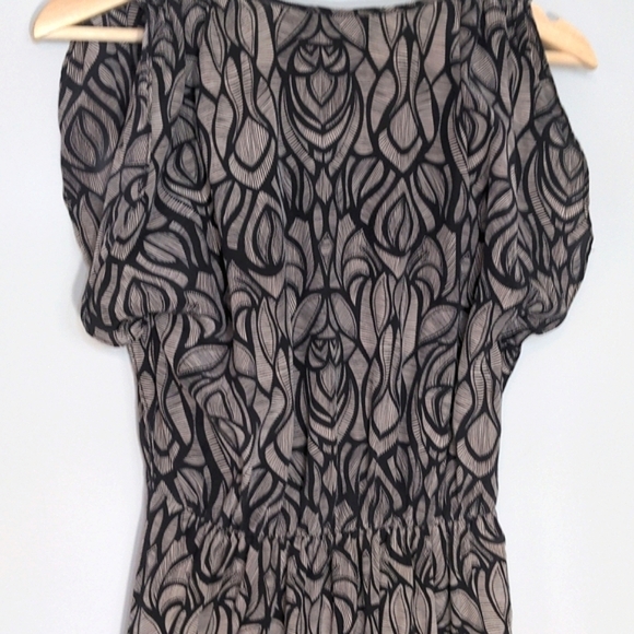 Akiko 100% Silk Printed Mini Dress Surplice V Neck Faux Wrap Floral Tan Size XS - Picture 5 of 14